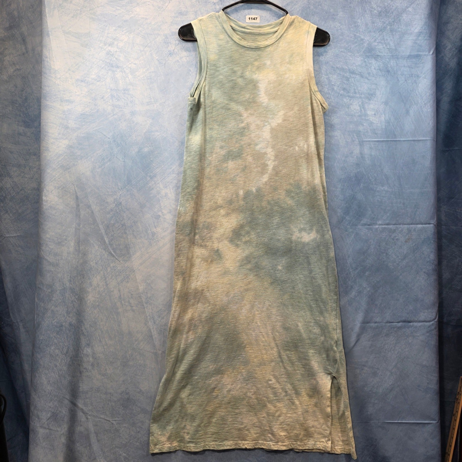 Universal Thread Womens XS Tie Dye Sleeveles Maxi Dress Green Crew Neck Slit Hem