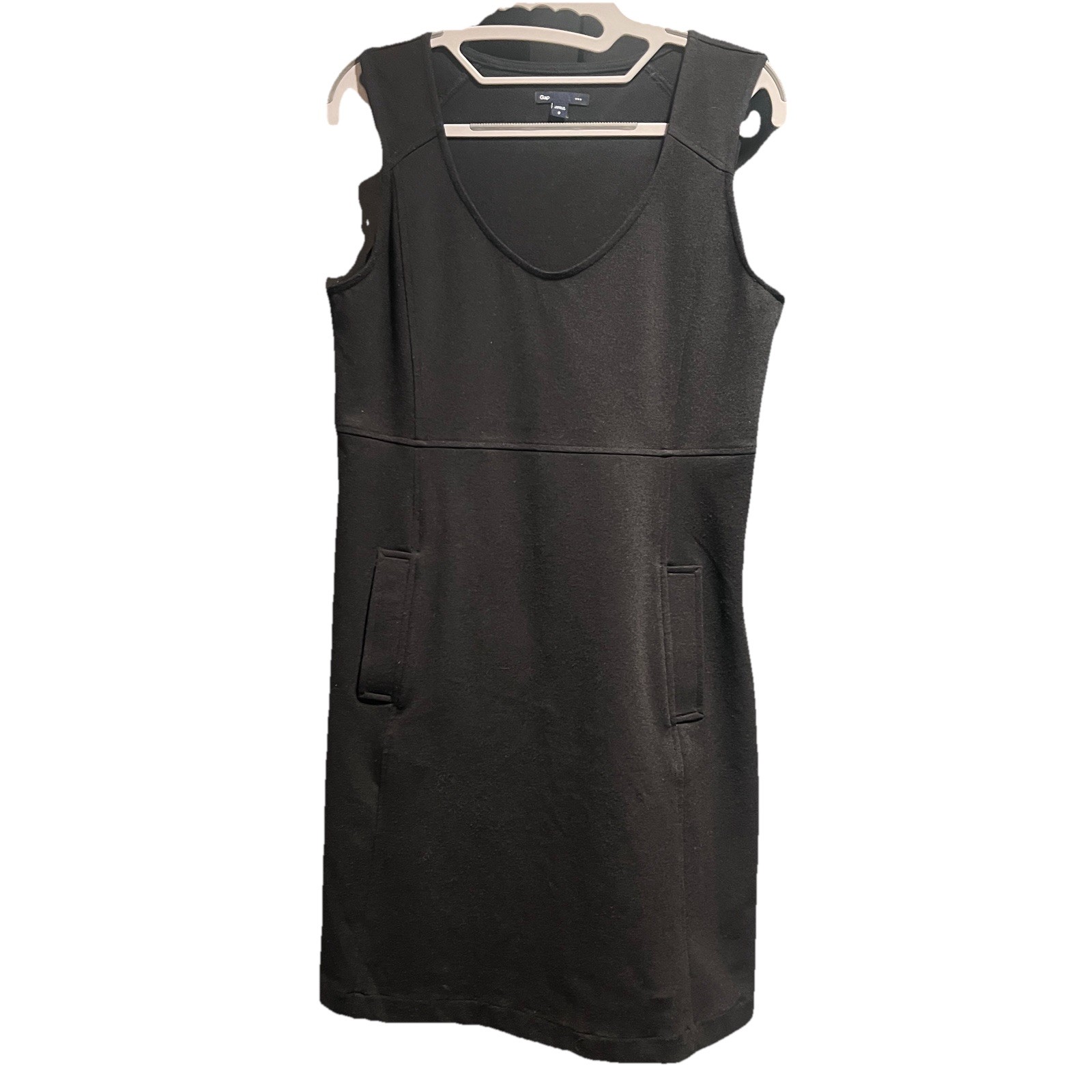 Gap Sleeveless Ponte Knit Sheath Dress LBD 8 Black V-Neck Pockets Stretch