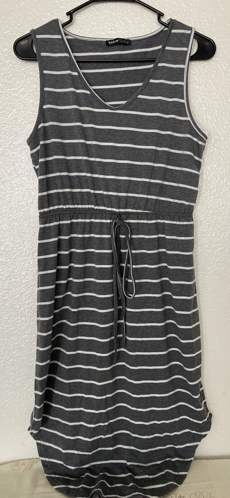 SHEIN Dress Women’s Size M (6) Grey And Withe Sleeveless.