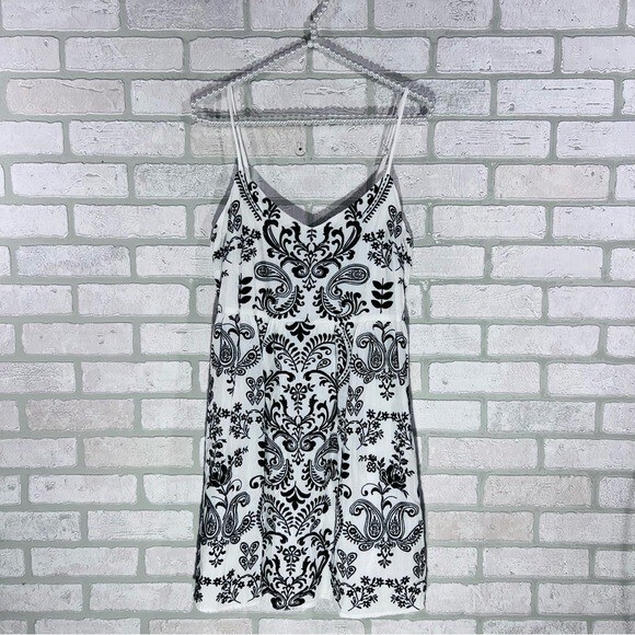 Savanna Jane Black and White Embroidered Sleeveless Mini Dress Size M