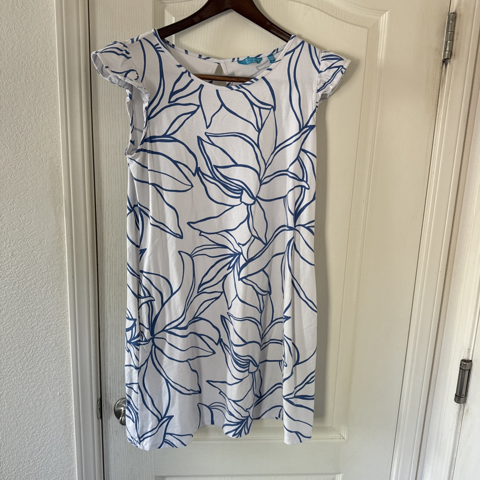 Tori Richard Shift Dress Sz Large White Blue Big Floral Flutter Sleeve Vacation