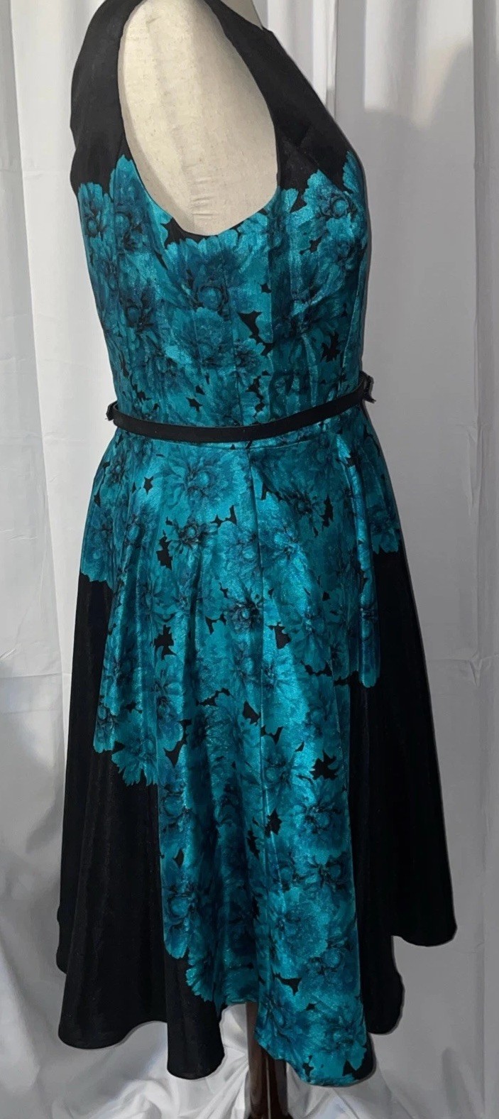 DB Established 1962 Black And Turquoise Flower Dress Size XL