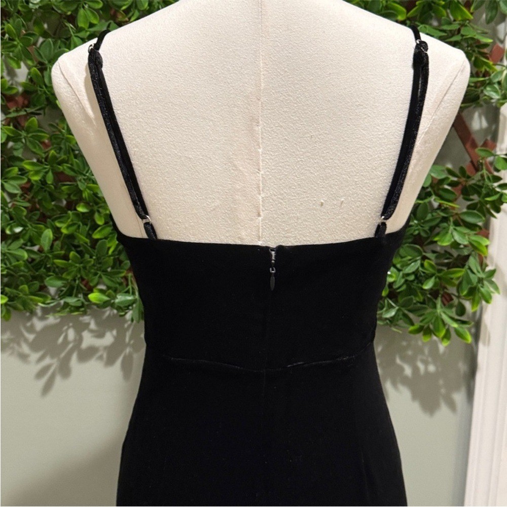 NWT- Stunning Invitation Black Velvet Ruched Sleeveless Dress