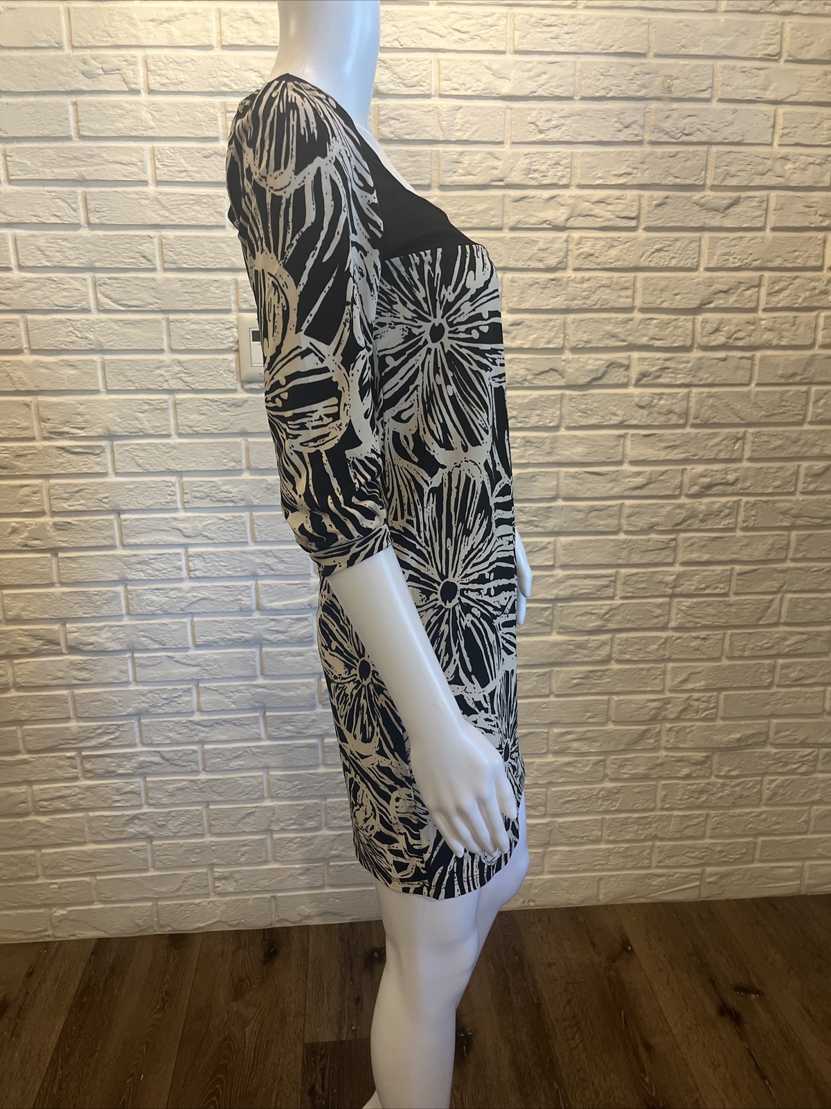 Catch My i Jersey Knit Stretch Black & Ivory Pullover Dress Size S EUC Career