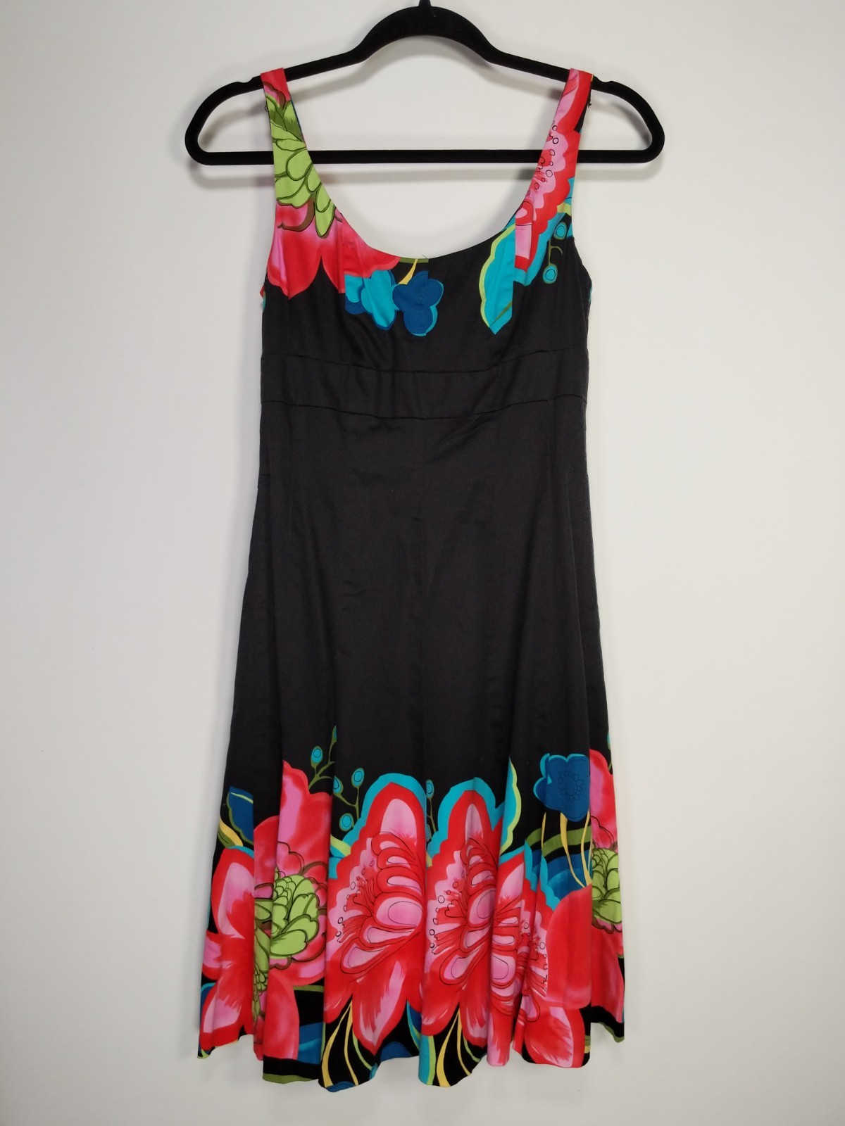 Nine West Size 2 Black Floral Sleeveless Back Zip Empire Waist Sheath Dress