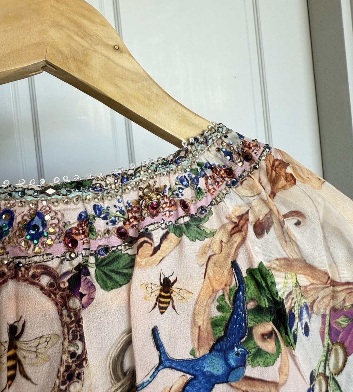 Camilla Dress Size S-M Oversized Queens Bee Hive Floral Flared Sleeve 100% Silk