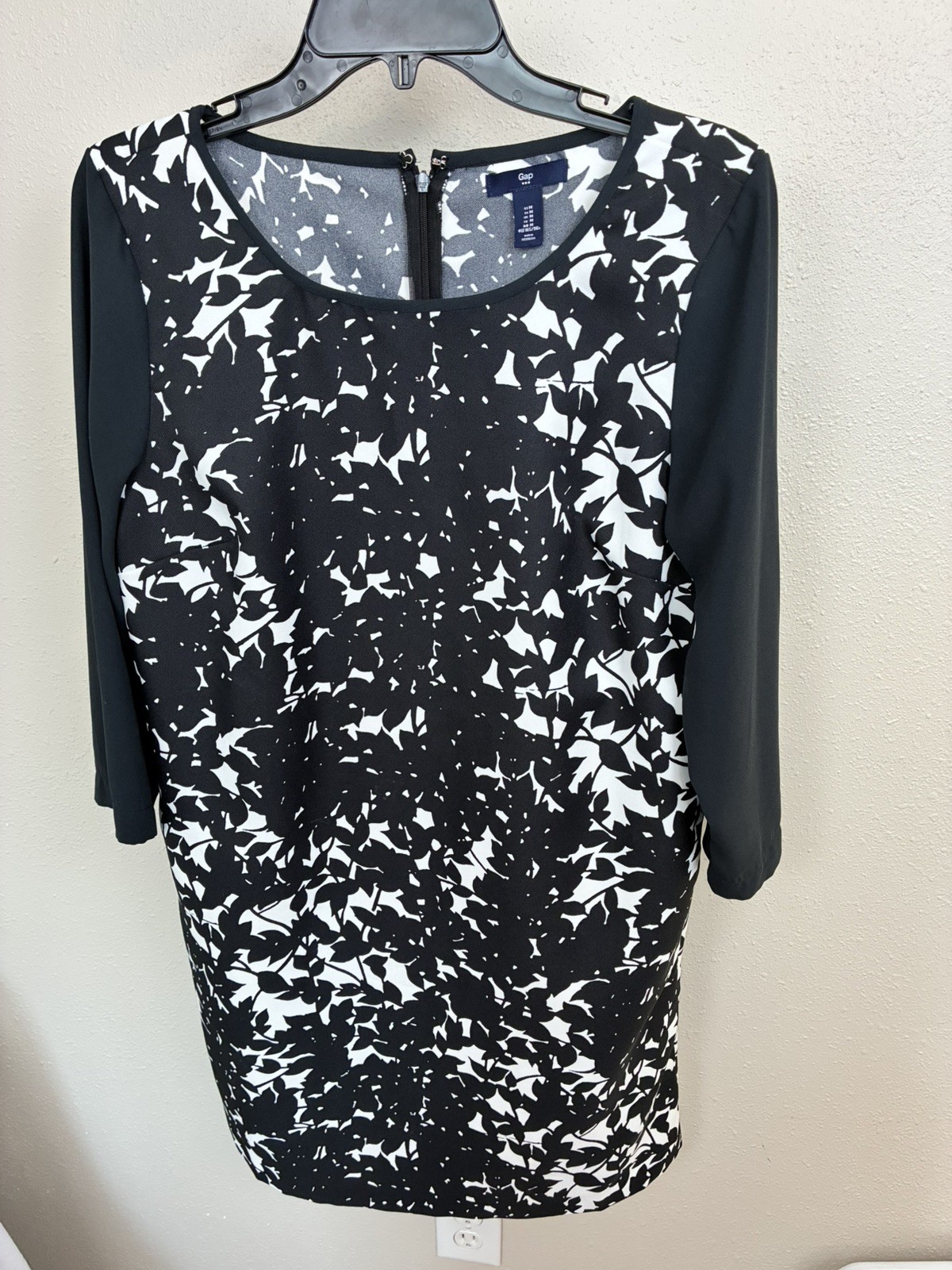 GAP Dress Floral Leaves Black White Sheath Half Sleeve Lightweight NEW Sz Medium