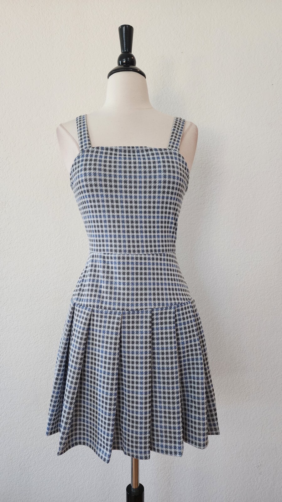 New Dress Size Small XS Plaid Pleated Gray Bow Tie Back School