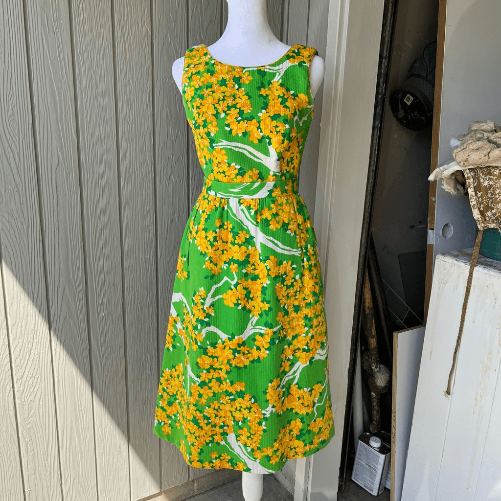 Vintage 1960s Malia Honolulu Hawaiian Fit and Flare Floral Dress XS/S