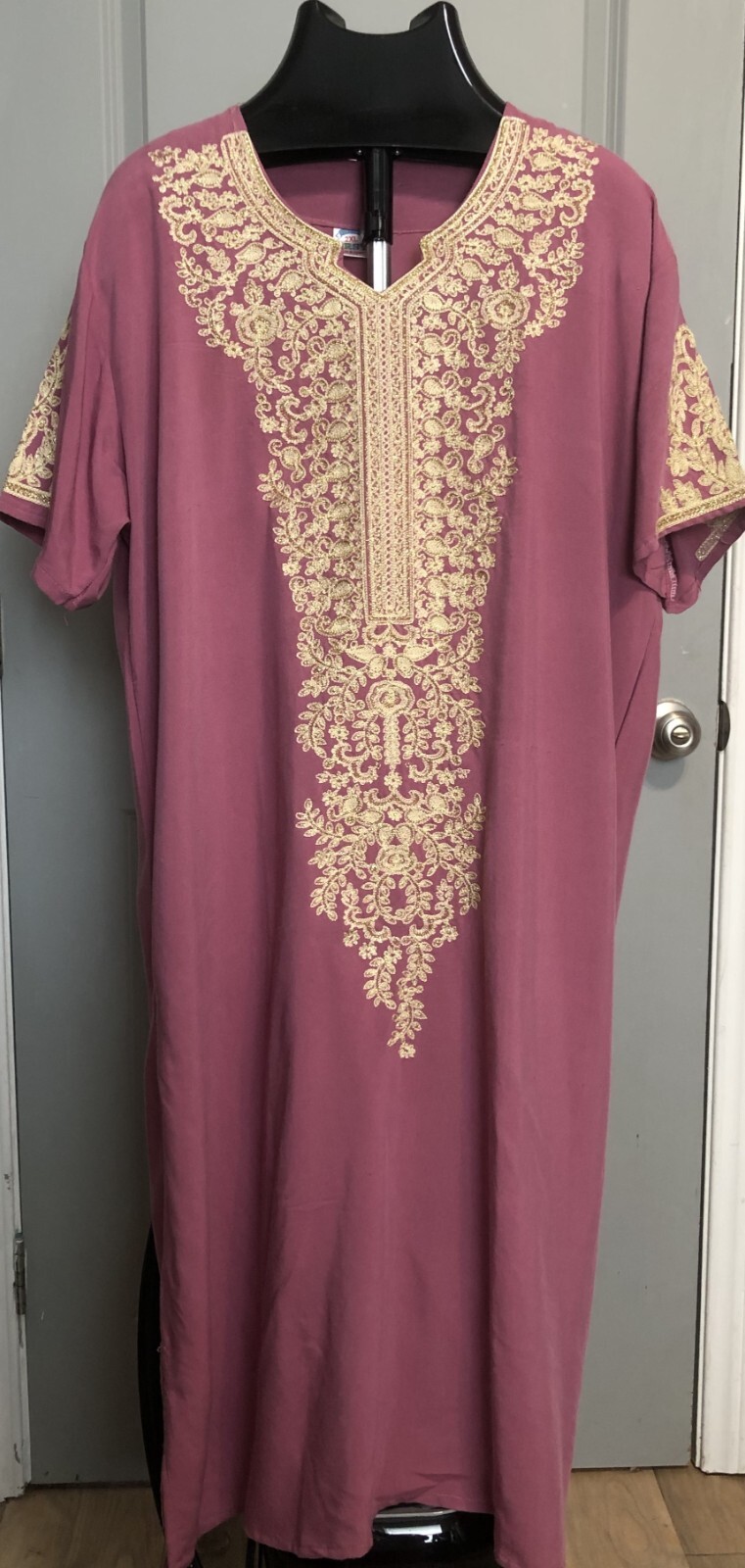 Vintage “H.W. BRSY” Women’s soft burgundy caftan from Egypt. Size 2ХL.