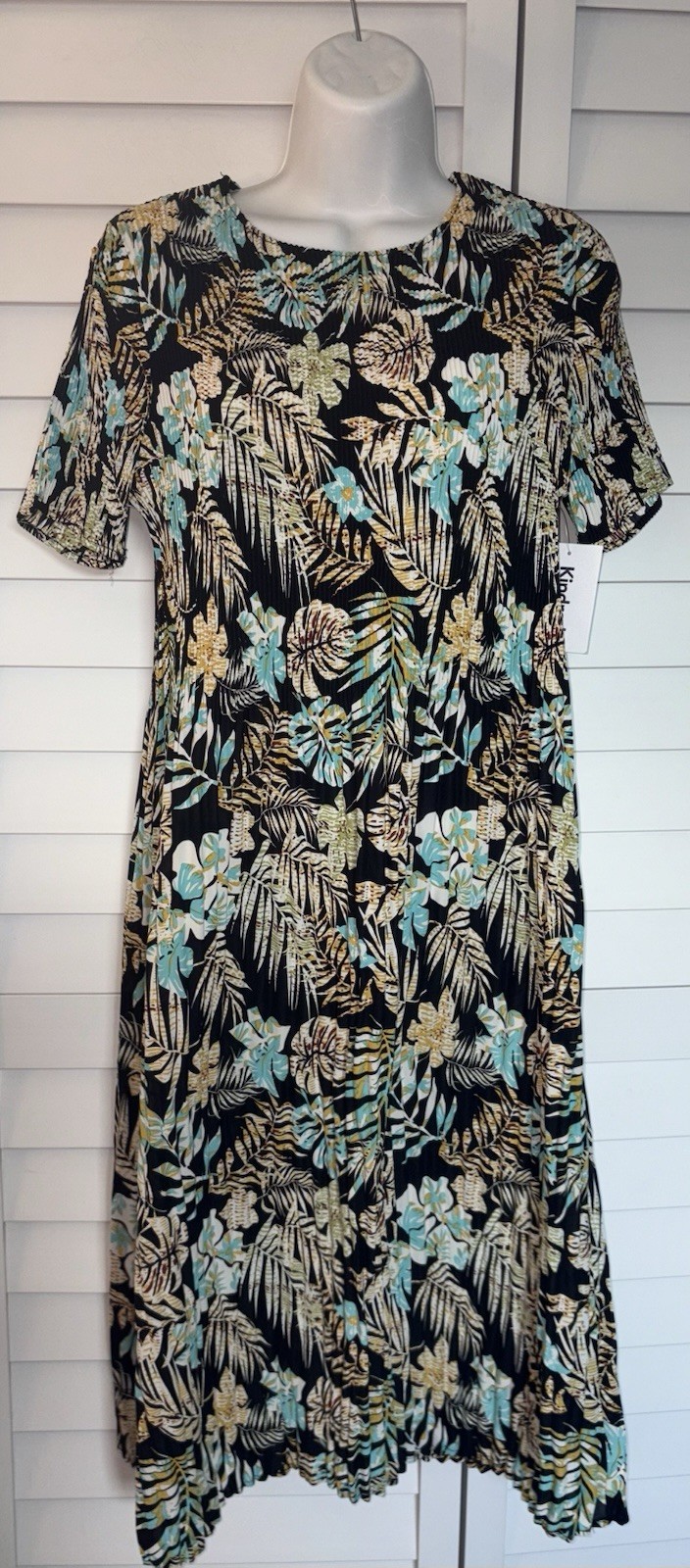 Kindred Peasant Boho Hawaiian Midi Dress Black Floral Scrunch Beach Sz M NEW