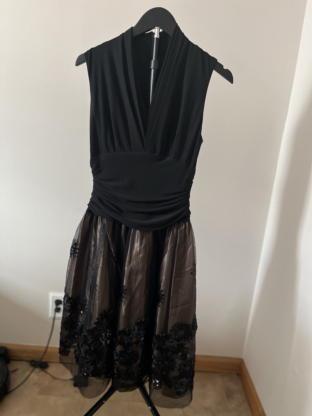 SLNY ~ Black Jersey Beige Satin Sequins & Soutache Skirt Party Dress 6