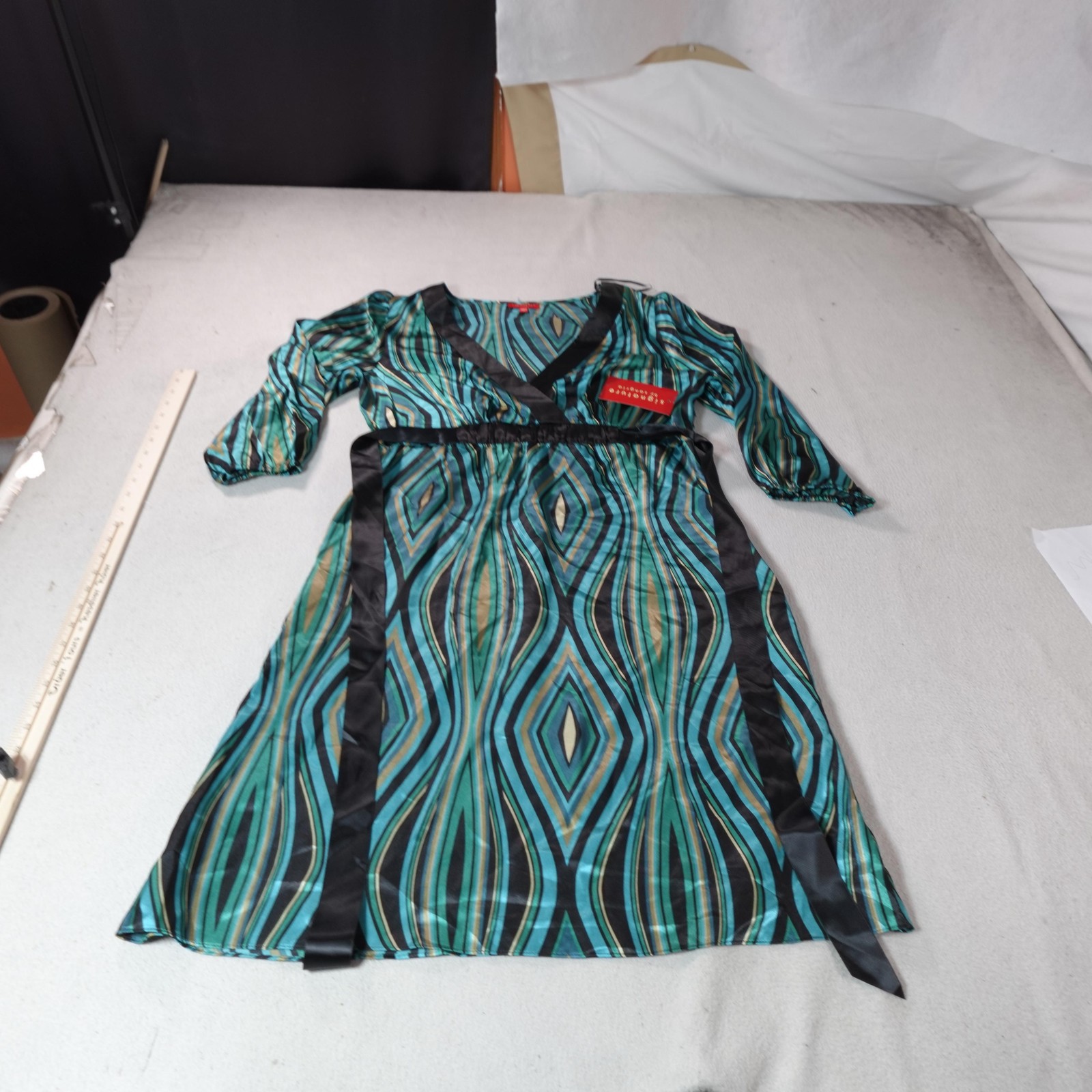 Signature By Sangria Dress Womens 14 Blue Geometric V Neck Empire Waist Silky
