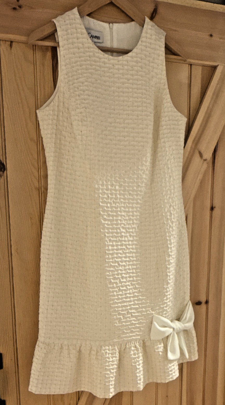 NWT Sz 10 Sara Campbell Women’s Ivory Textured Sheath Sleeveless Bow Ruffle Hem