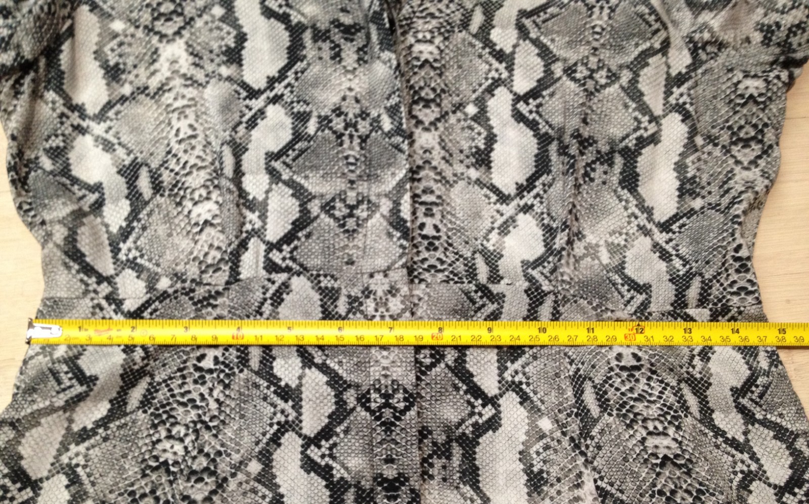 Zara Womens 100% Viscose Button Front Shirt Dress Snakeskin Sz M