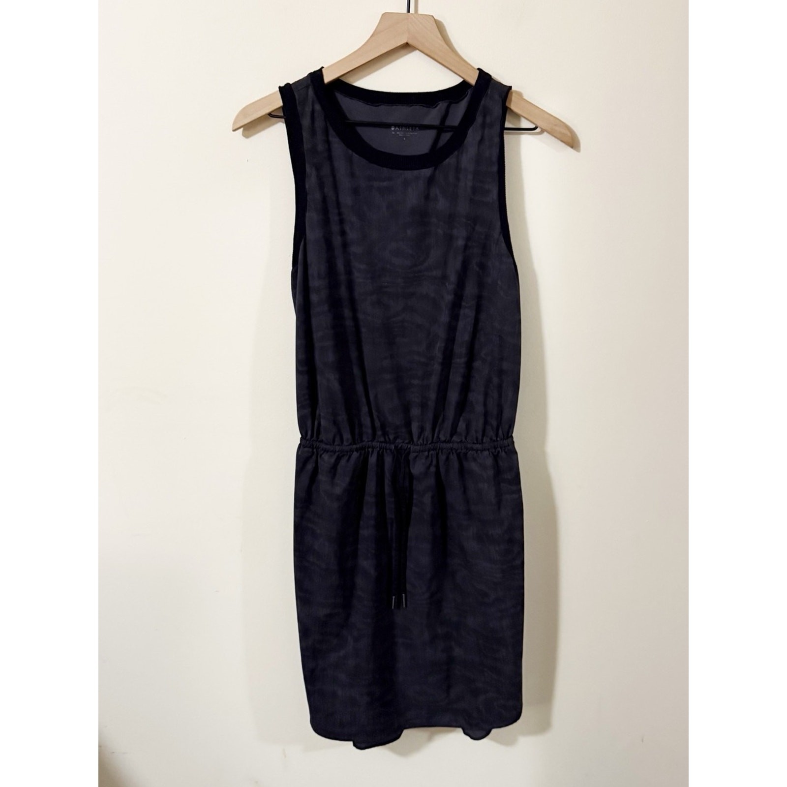 Athleta Black and Gray Athletic Womens Dress Cinch Waist Size Small Activewear