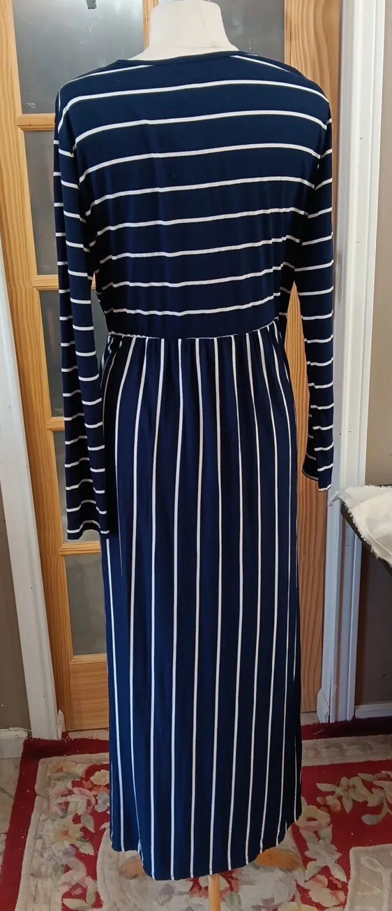 Striped Maxi Dress NWT Long Sleeved Hount Blue White Sz XL Soft Classic Beauty