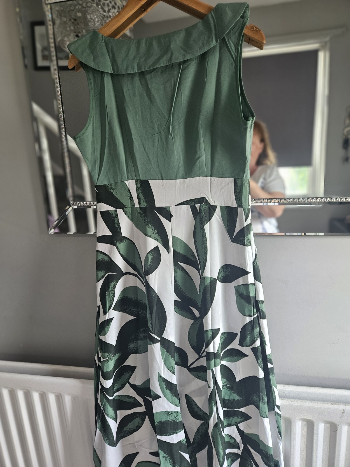 Maxi Dress Gree Leaf Pattern Short Sleeves. Chest 36 Waist 30 Length 52 Inc. Vgc