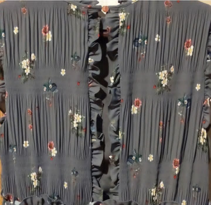 Ted Baker Oracle Mock Neck Midi Ruffle Gray Pleated Sleeveless Floral Size 4