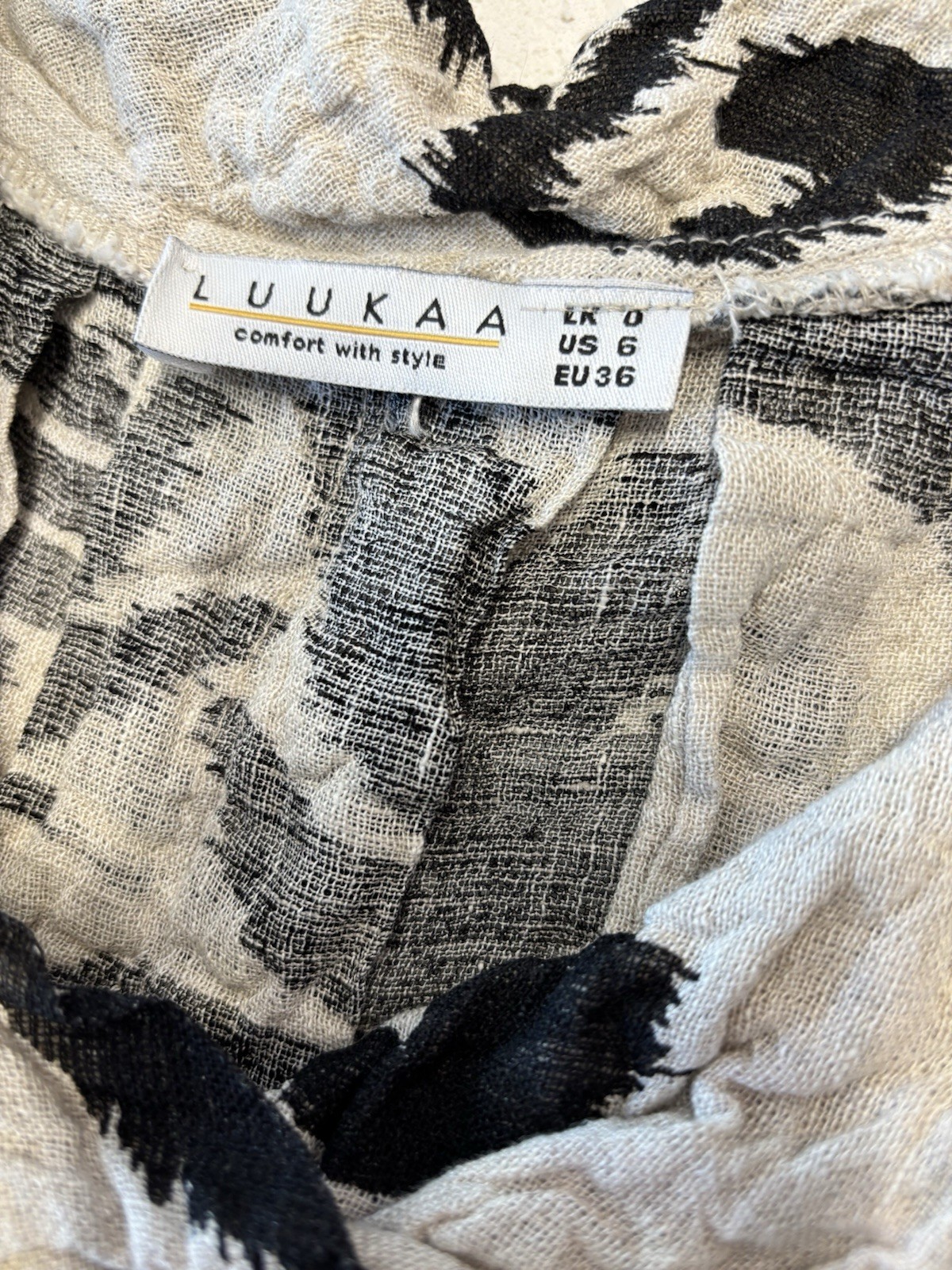 Luukaa Linen Blend Sleeveless Dress Lagenlook Cowl Neck Beige Black Abstract