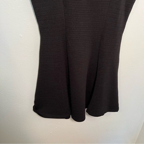 Olive & Oak Women’s Size Small Sleeveless Fit & Flare Dress Black Textured Scoop
