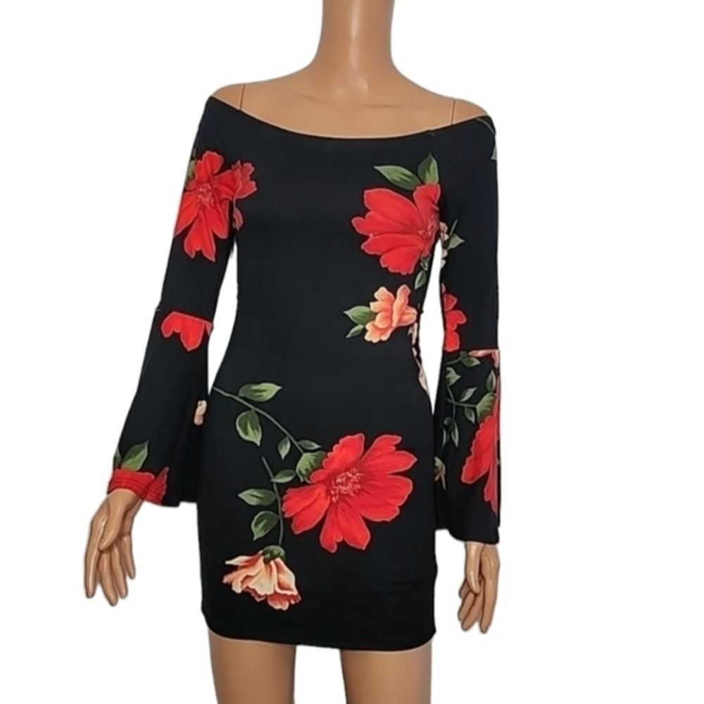 BLACK BEAD Black floral dress with off-the-shoulder bell sleeves Size M
