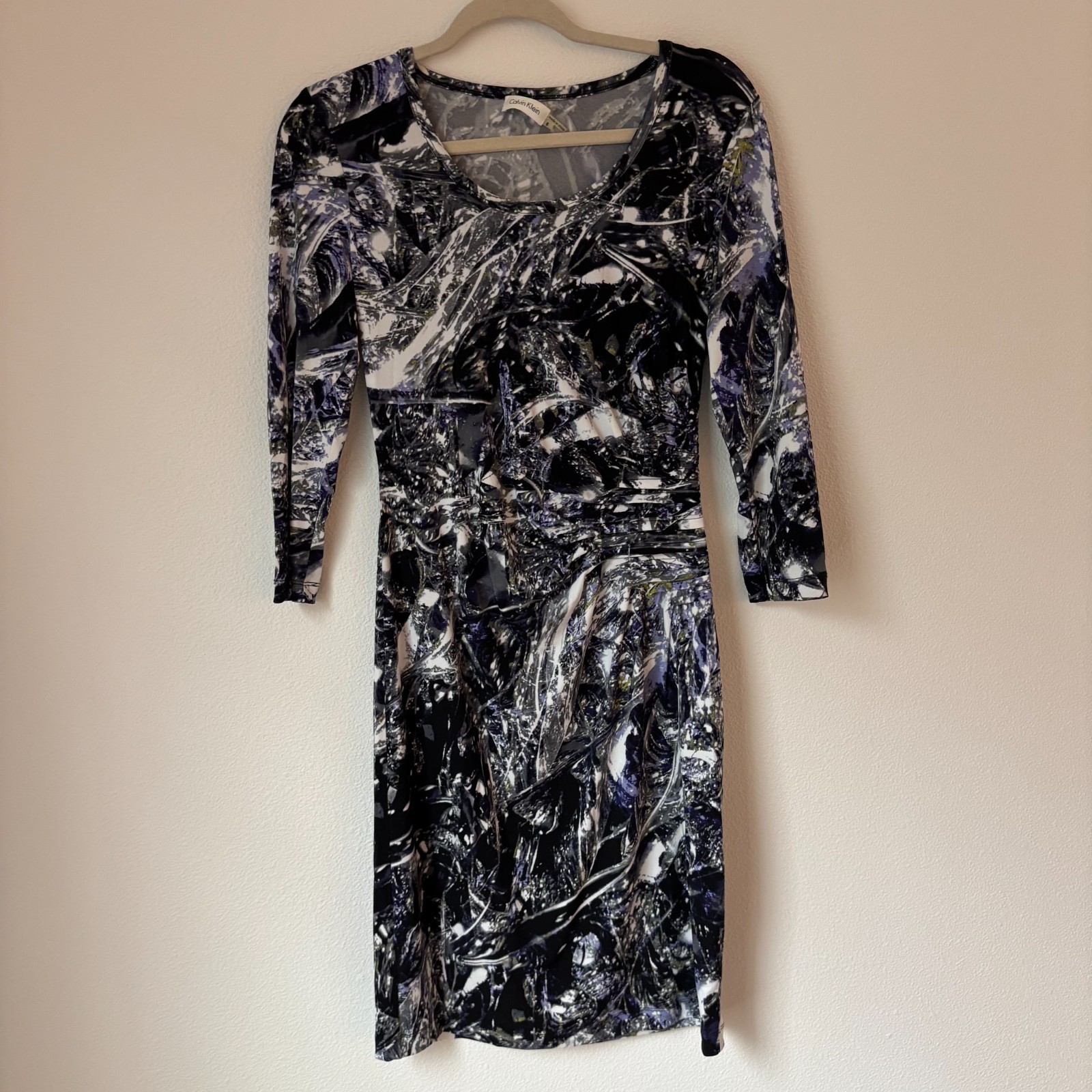 Calvin Klein Dress Women’s 6 Purple Black Abstract Ruched Side Sheath 3/4 Sleeve