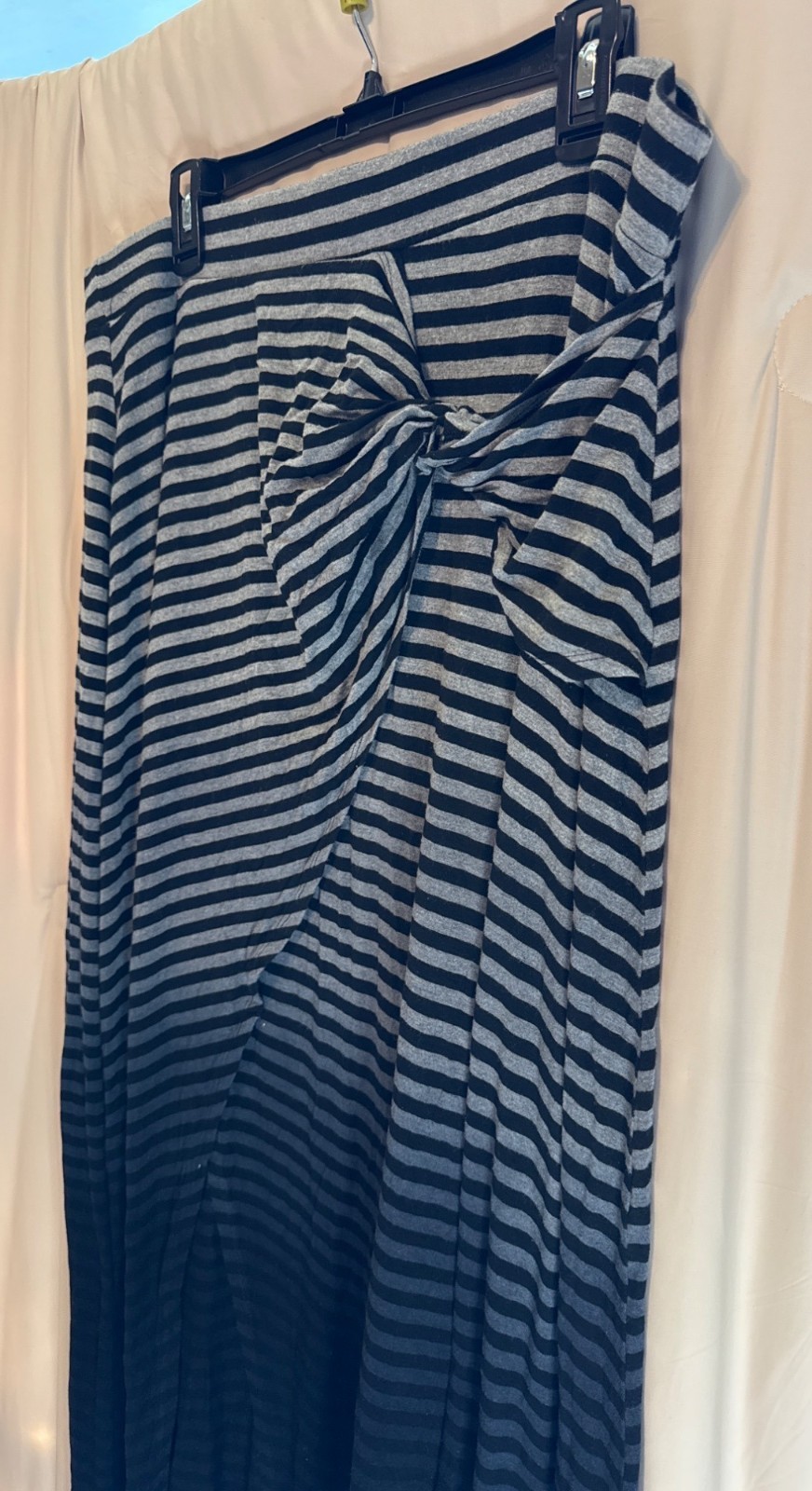 Torrid Ombré Skirt Grays to Black Size 2 Stripes & Sash
