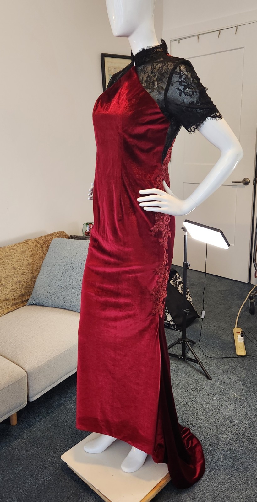 Red Carpet stretch velour dress with Chantilly and Alencon lace size S/M – NWT