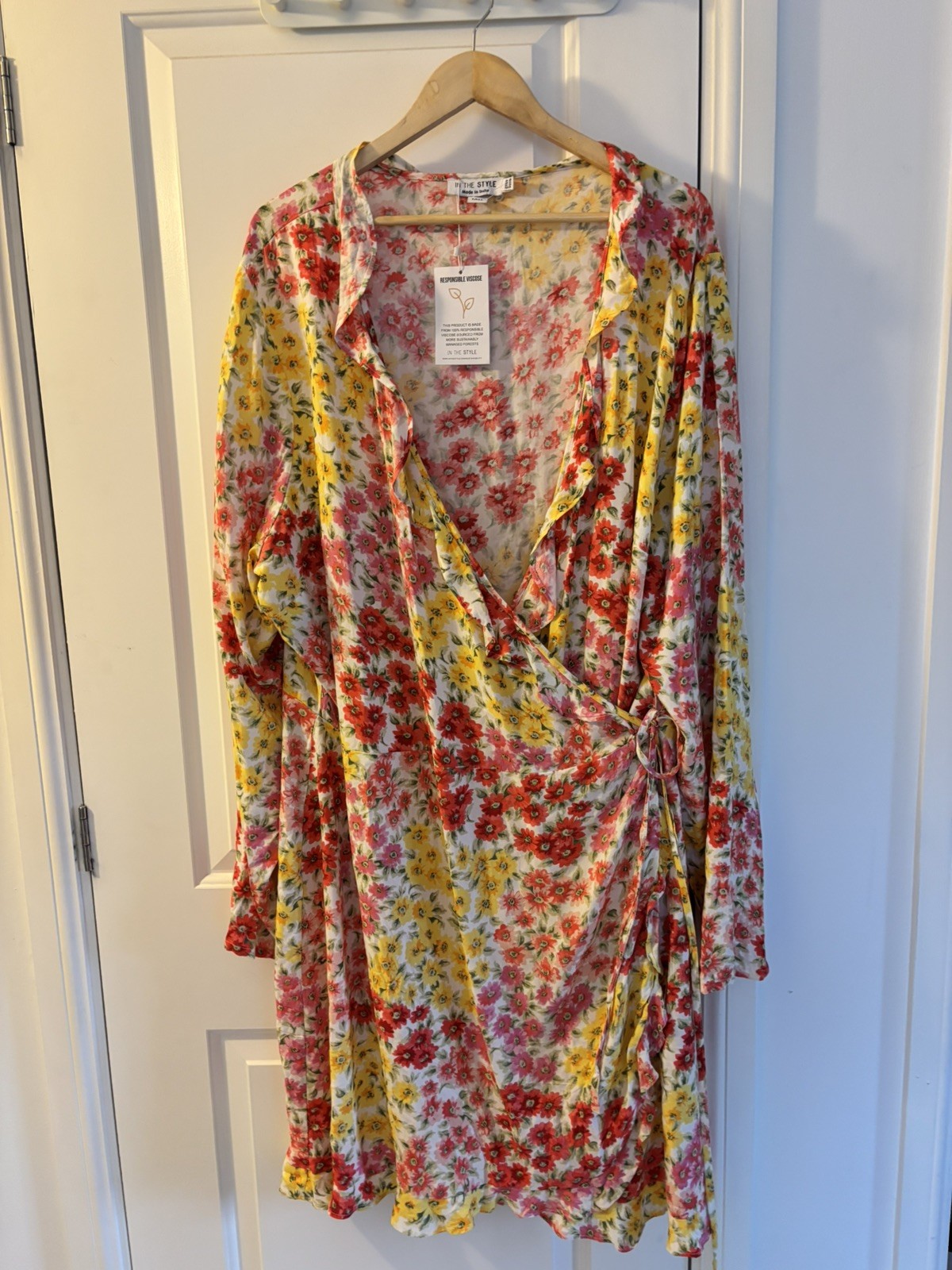In The Style summer holiday wrap floral midi Dress Size 26/ plus size