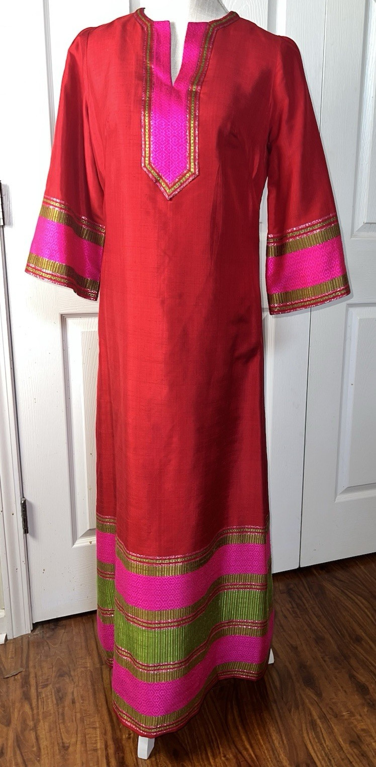 Vintage 1960s Star of Siam Thai Silk Caftan Maxi Dress Pink Gold Trim⁠ S