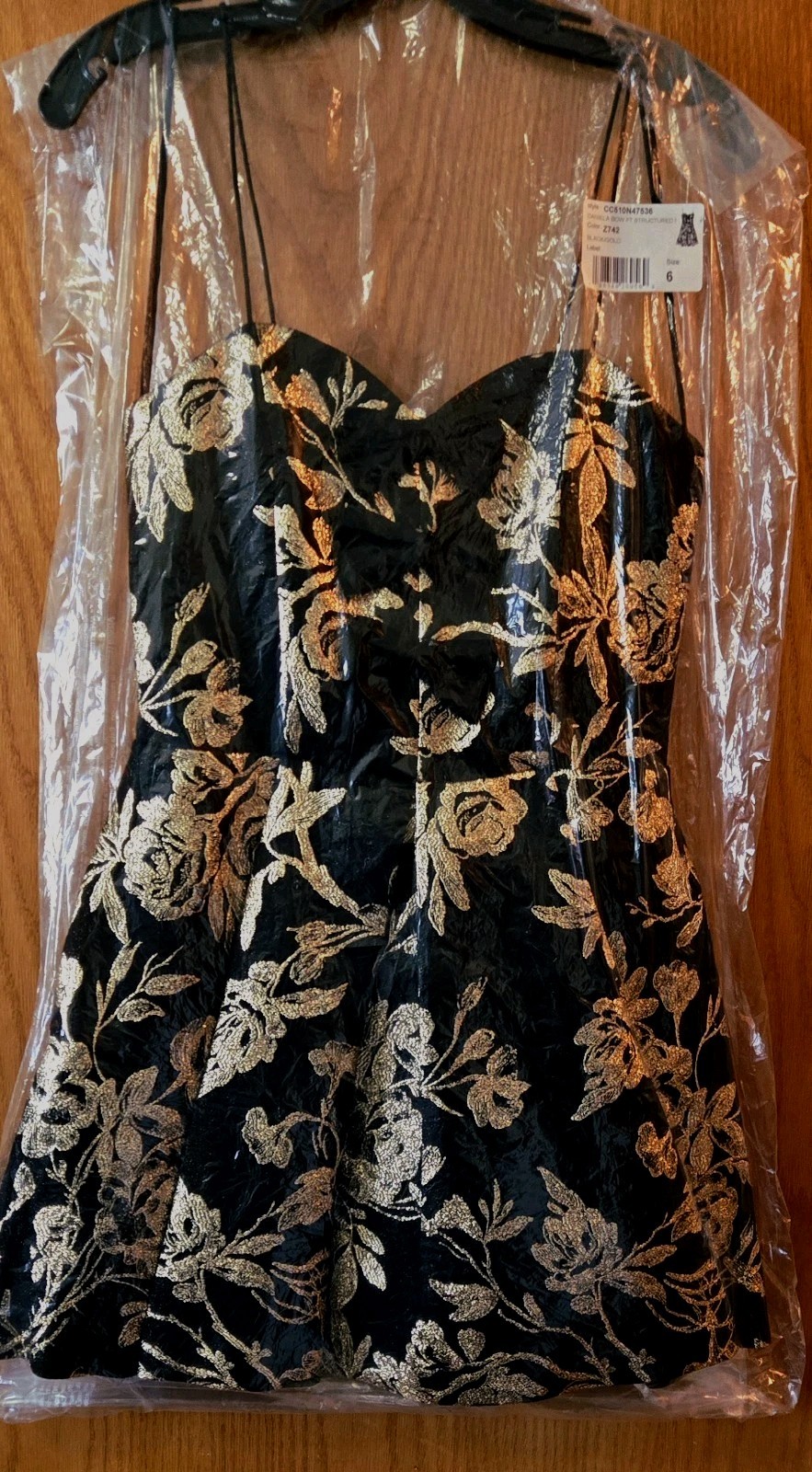 ALICE &OLIVIA (6) DANIELA BLACK/GOLD STRUCTURED MINI DRESS NWT MSRP$595