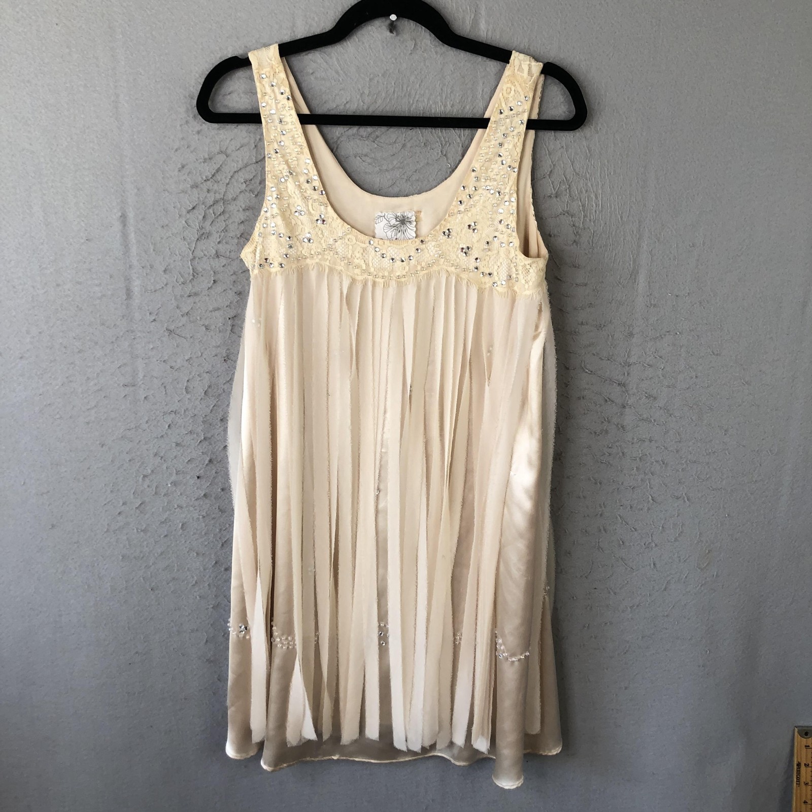 Ryu Dress Womens Medium Cream Ivory Beaded Lace Sleeveless Pleated Shift Elegant
