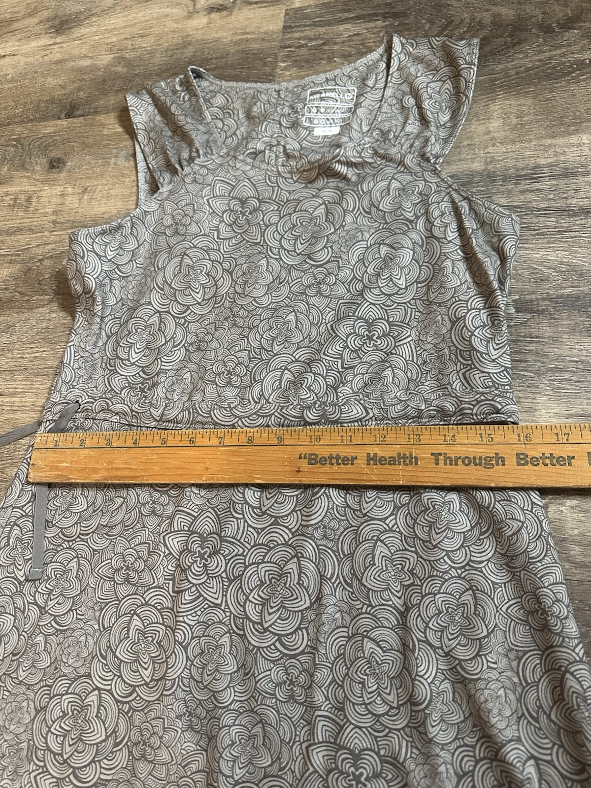 Merrell Dress Size M Gray Geometric Opti-wick UPF 50+ Vented Back Sheath