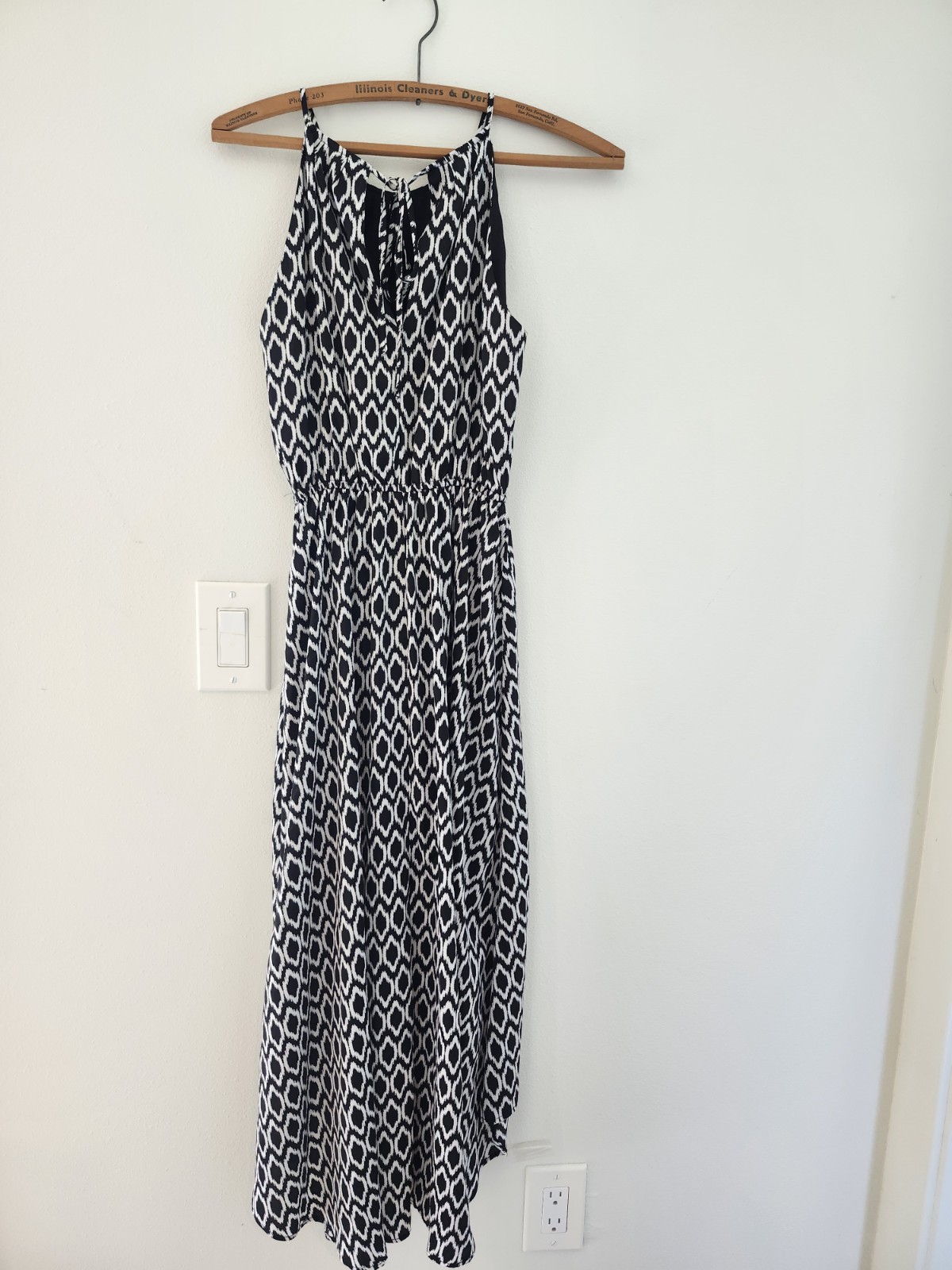 Apr 9 Black White Geometric Ikat High-Low Maxi Dress Halter Neck Size S