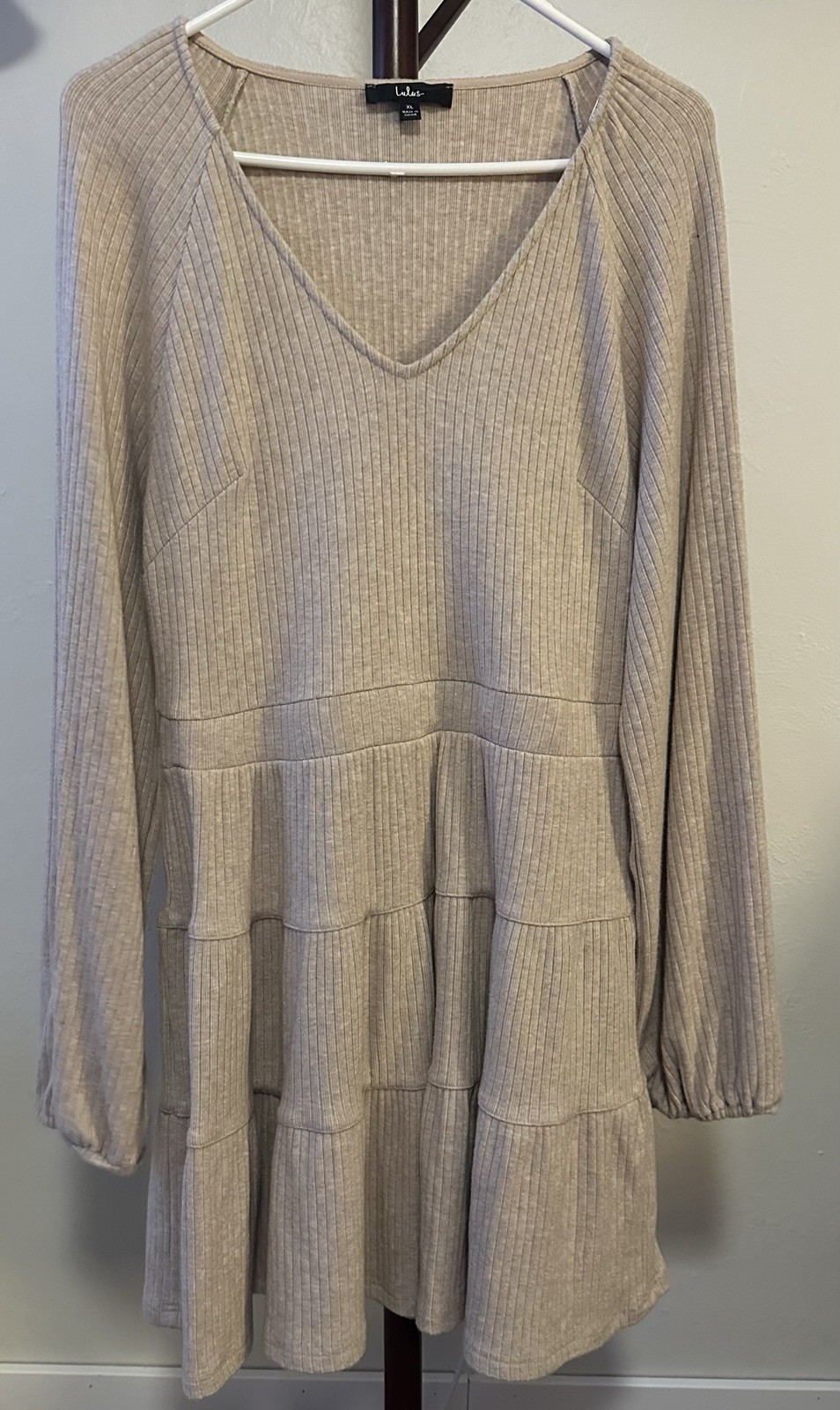 Lulus Women’s XL Beige Ribbed Knit V-Neck Tiered Balloon Sleeve Mini Dress