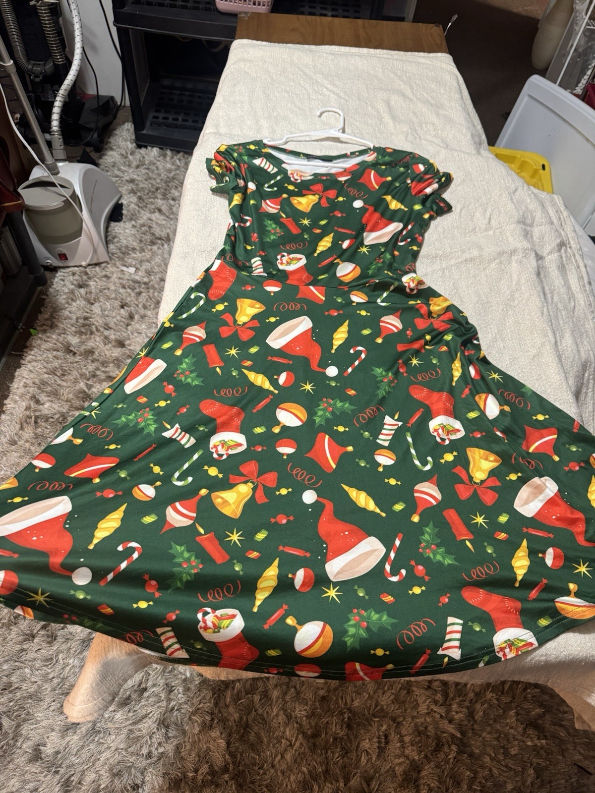 Women’s Christmas Fit & Flare Knee Length Dress, Santa Print, Bow Accent, Green