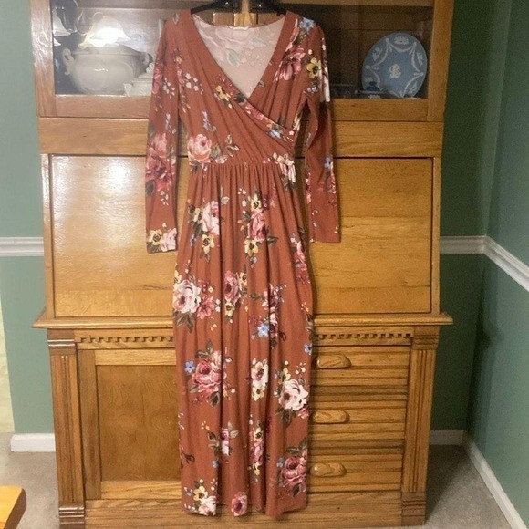 Reb & J Floral Long Sleeve Maxi Dress Rust Terracotta Faux Wrap V-Neck Concert