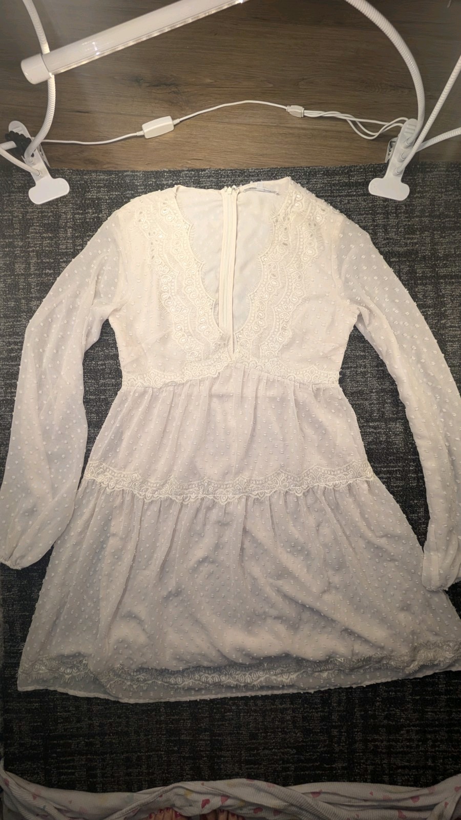 Elevator Disco Cream Solid Lace Ruffle V-Neck Long Sleeve Mini Dress Size M