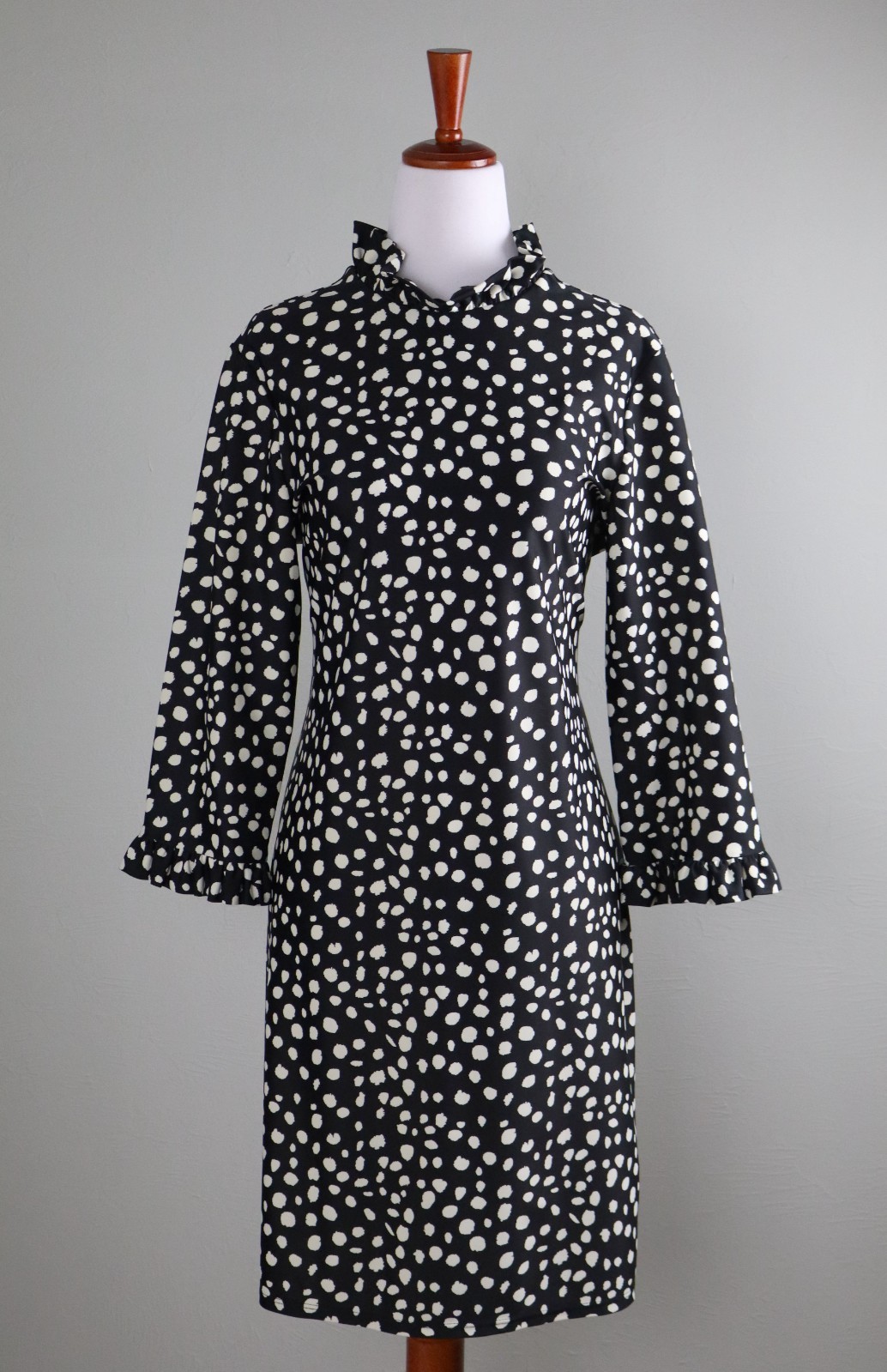 JUDE CONNALLY $168 Smooth Stretch Dalmatian Ruffle Neck Dress Size Medium