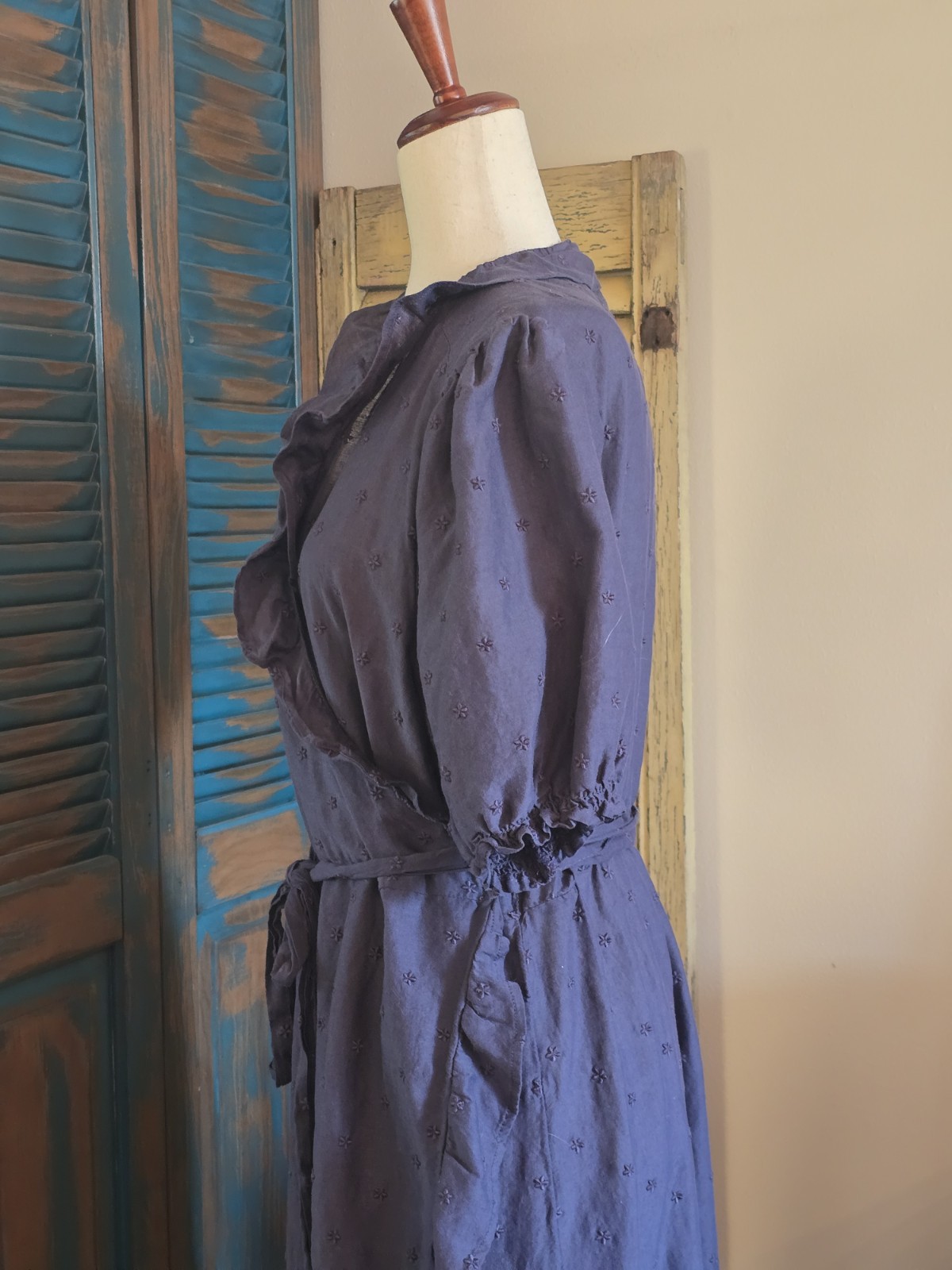 Old Navy Embroidered Floral Ruffle Hi-Low Wrap Dress Women XL Navy Puff Slv