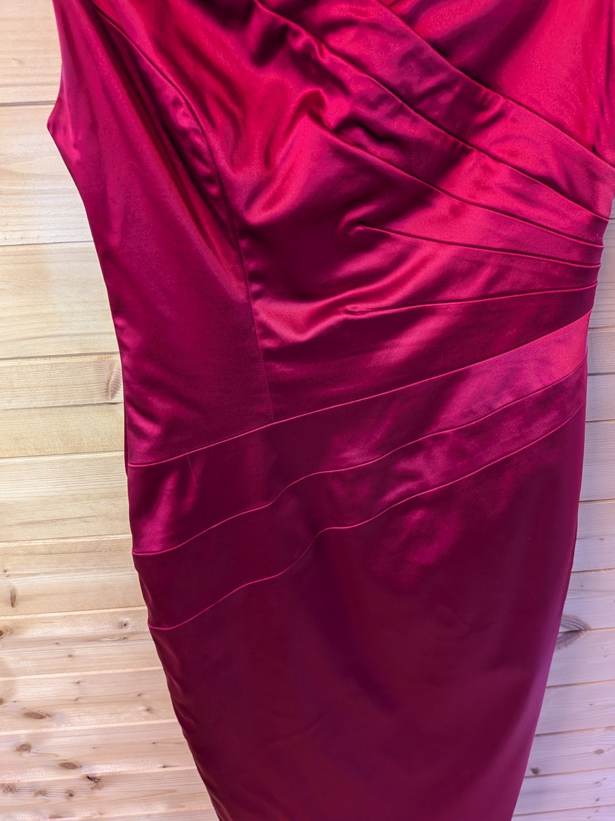UK Size 10 Red Satin Body Con Sleeveless Dress Isral For Cruise Excellent Condit