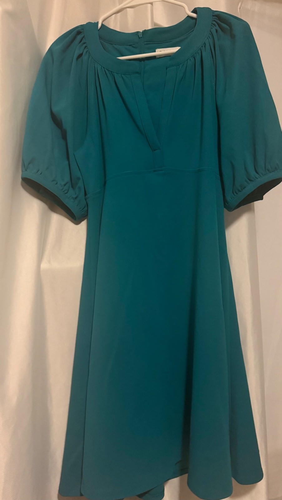 calvin klein dress 6, elegant, can be worn for any occasion. Beautiful color.