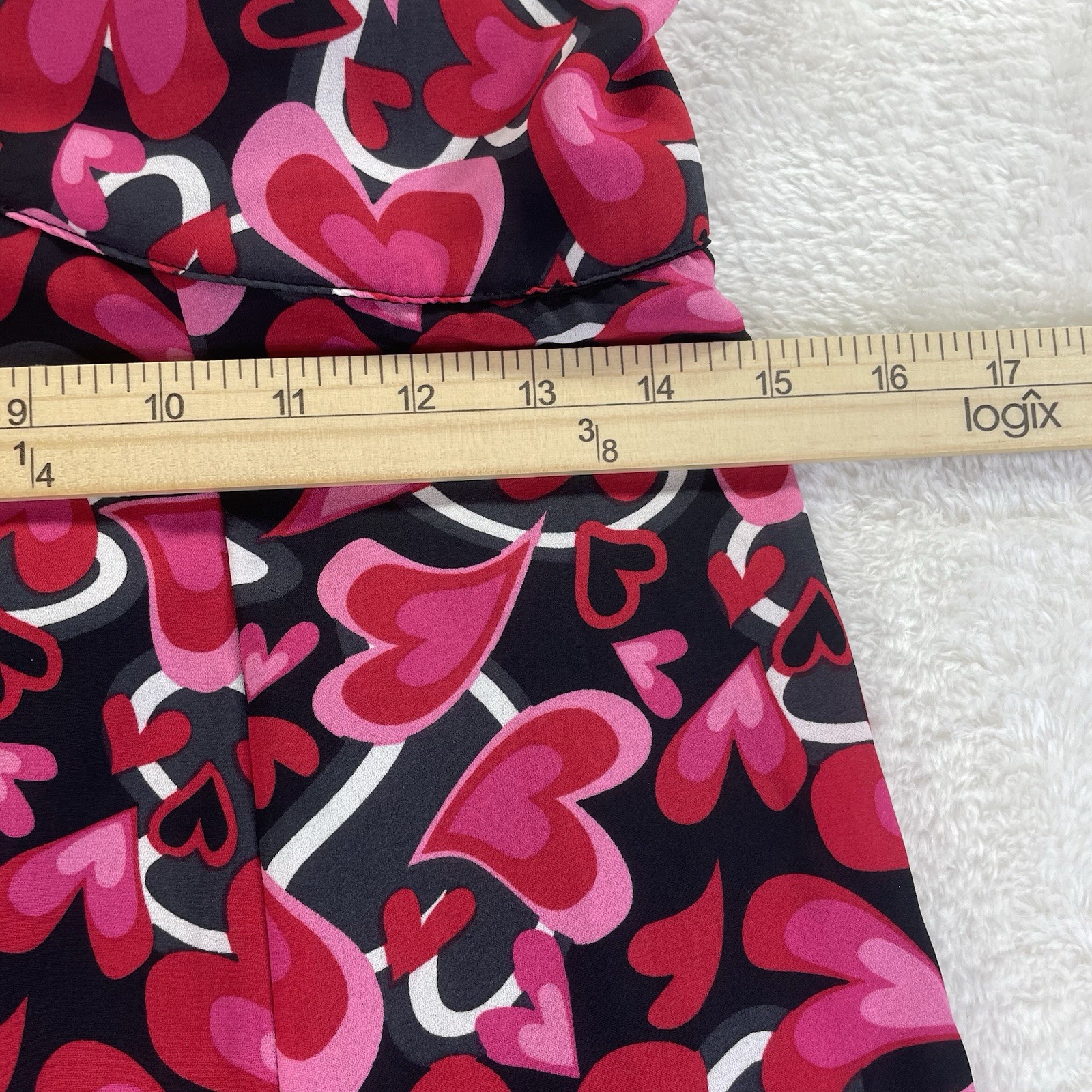Womens Madden NYC Size LARGE Multi Color Heart Balloon Sleeve Dress.
