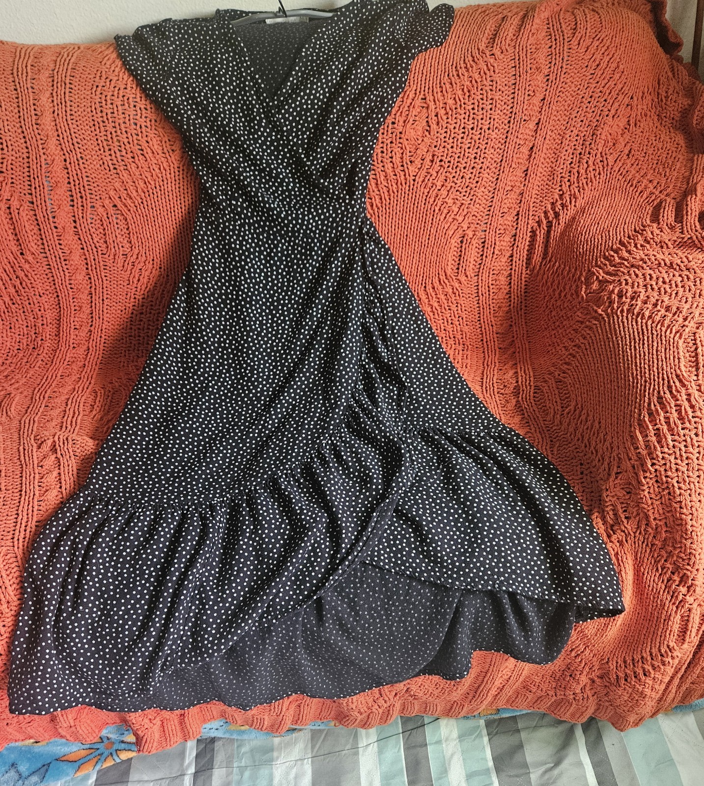 Abercrombie & Fitch Black/White Polka Dot Wrap V-Neck Ruffle Midi Dress M