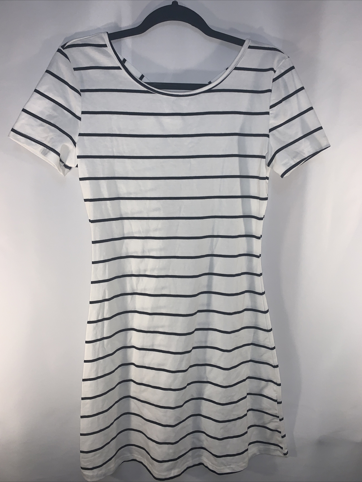 Feager Women’s Black & White Striped Dress Top Criss Cross Back Small #636