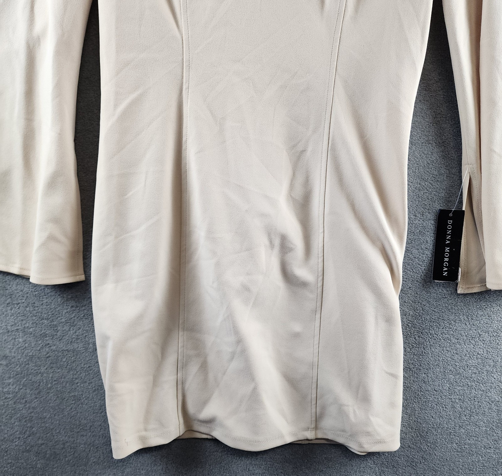Donna Morgan Scoop Neck Long Sleeve Mini Dress Women’s 6 Horn Back Zip Closure