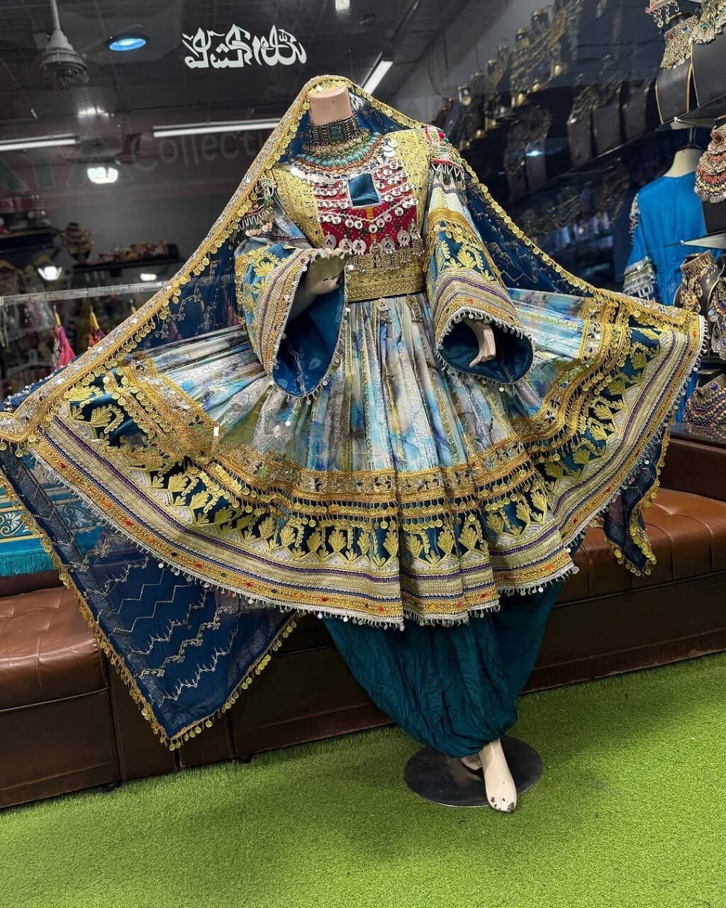 Afghan short shafoonBanars kochi dress for women.Afghan party and wedding dress