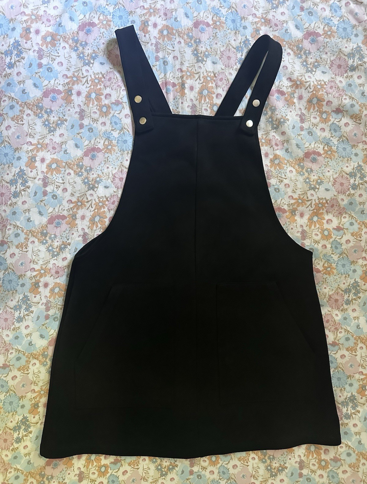 FOREVER 21 Black Women’s Size M Pinafore Dress with Pockets and Adjustable Snaps