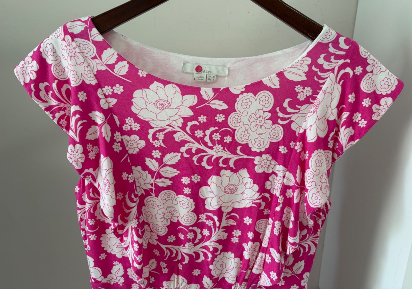 Boden Women’s Size US 4 Midi Pink/White Floral Jersey Dress Flutter Cap Sleeve